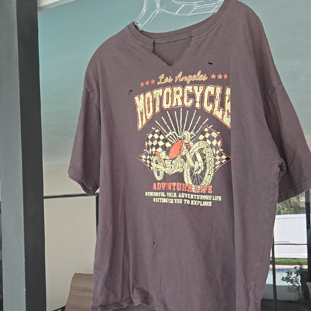 *3/$15* Shein Brown Graphic T-Shirt